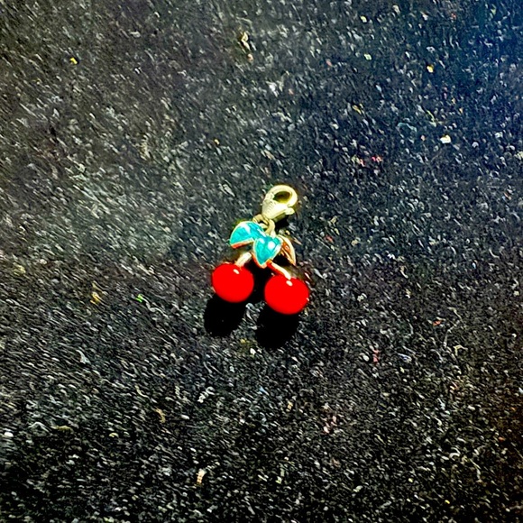 Retro cherry charm - Picture 1 of 5